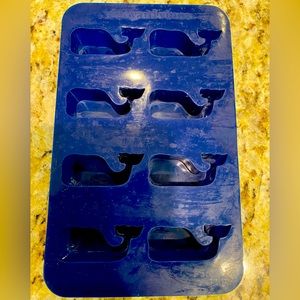 Vineyard Vines Whale Ice Cube Tray